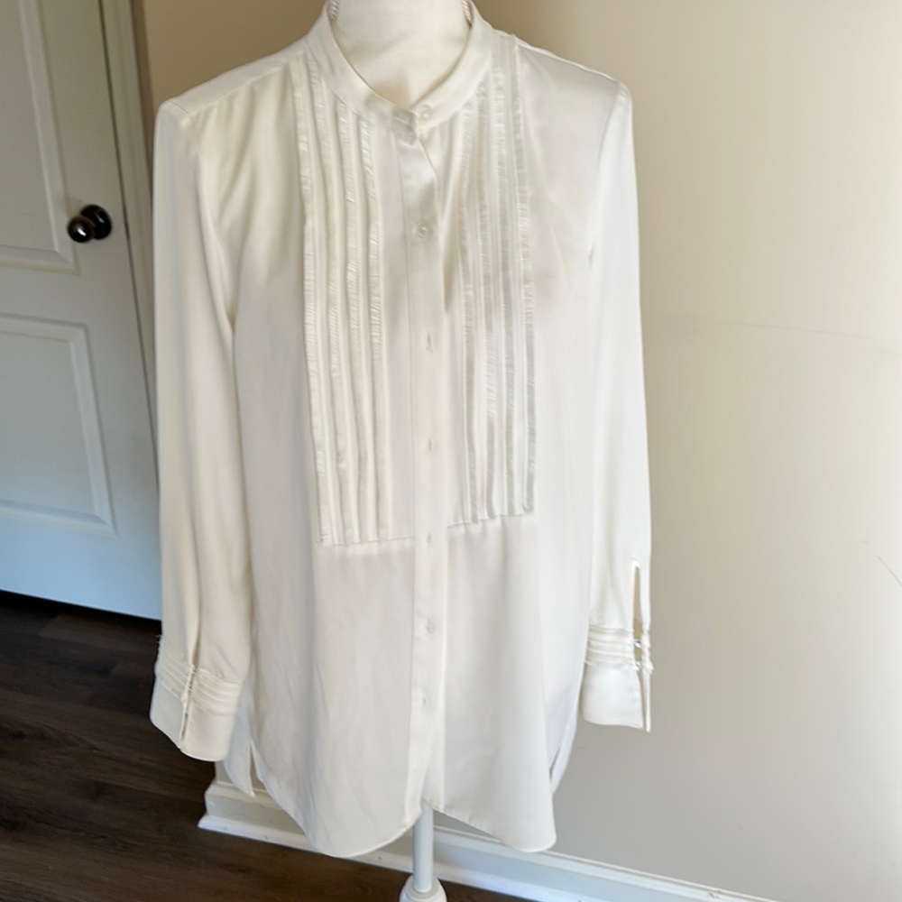 Great off white shirt
